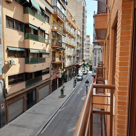Comodo Aparta Estudio Centrico En Alicante Exterior foto